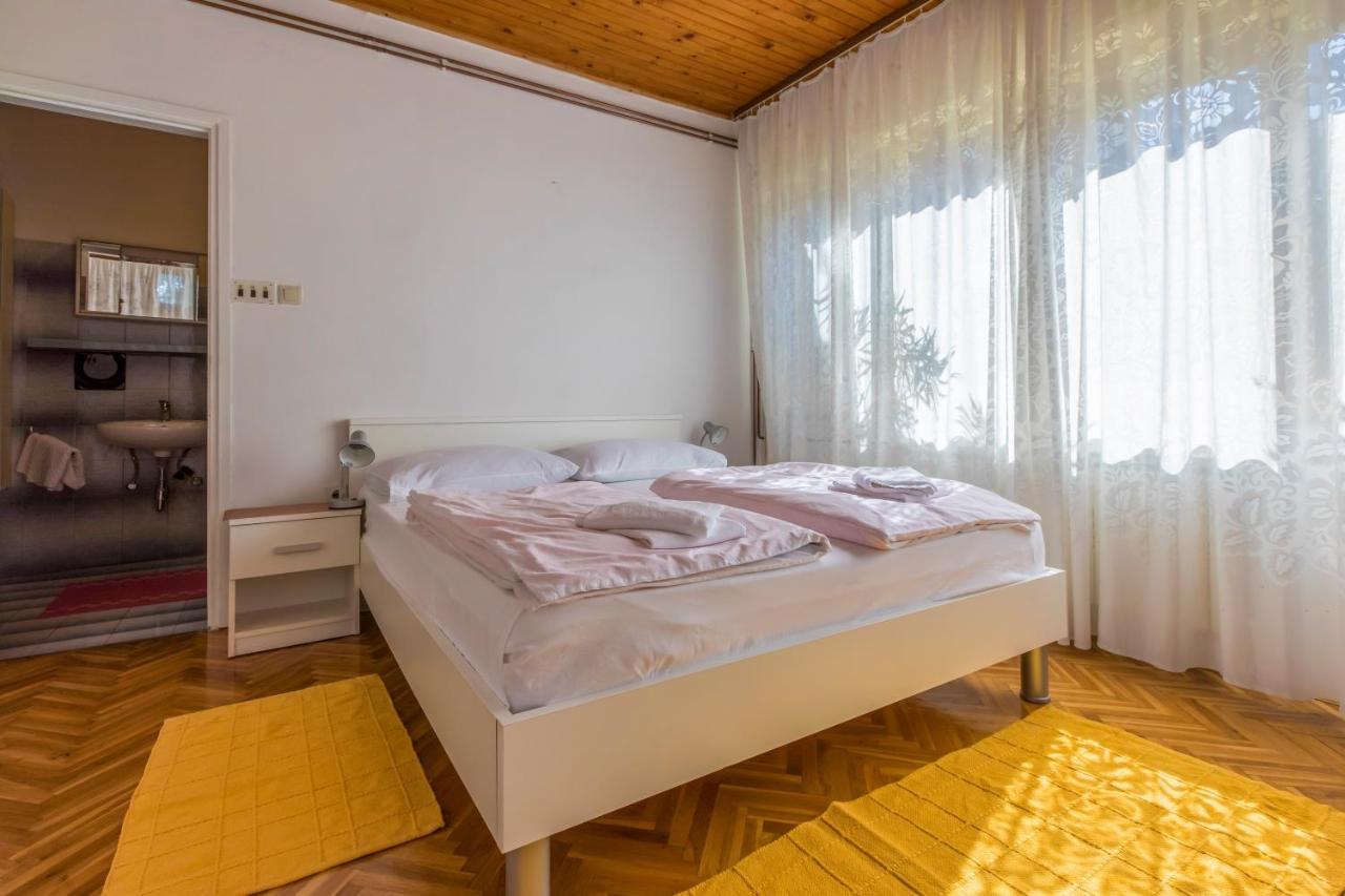 Apartments With A Parking Space Selce, Crikvenica - 2381 Екстериор снимка
